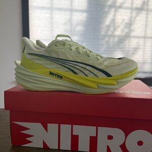 PUMA Deviate Nitros Size 7.5 Women’s Apple Spritz